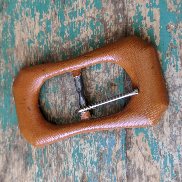 Bundle of 4 Vintage Buckles - Wood, Lucite, Faux Leather Tight Top, Cardboard - Picture 5 of 14